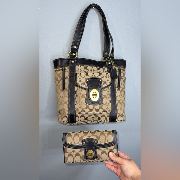 65th anniversary Gigi coach legacy set ‼️SOLD‼️ - Picture 9 of 12